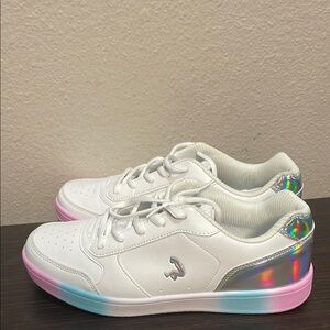 Shaq Heights Low Girls Sneakers - White/Iridescent
Size 7
